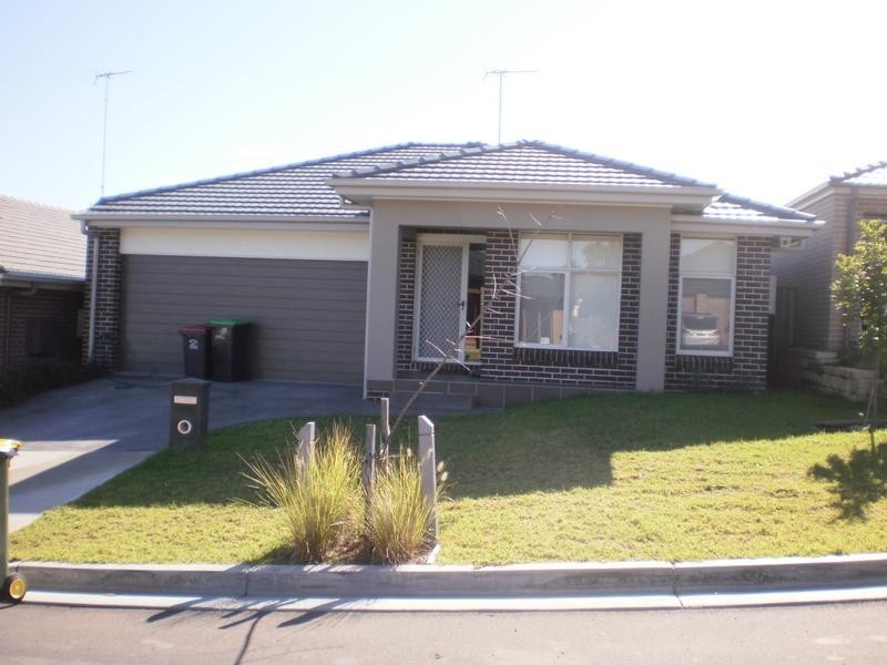 11 Domus Street, Glenmore Park NSW 2745