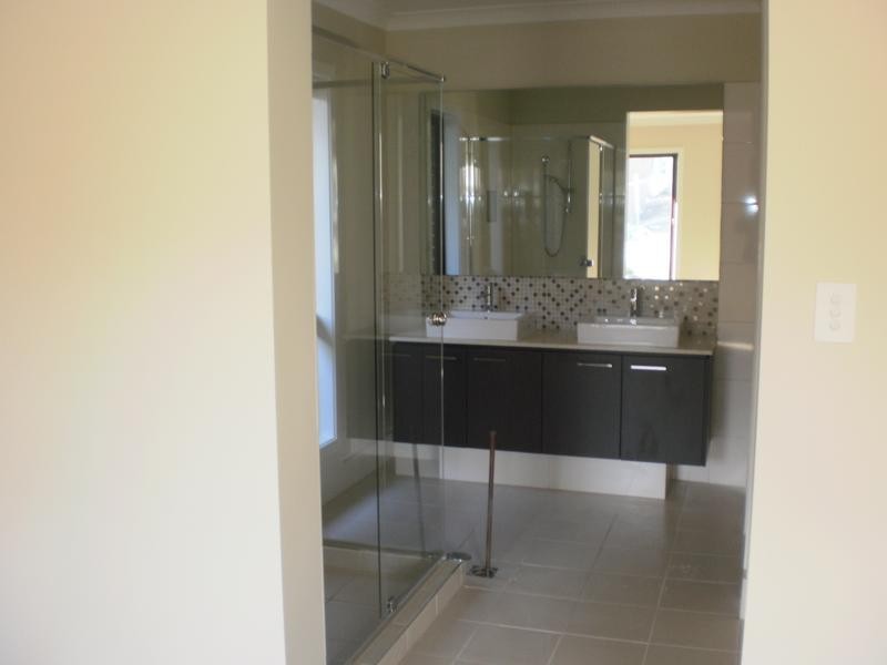 44 Binyang Avenue, Glenmore Park NSW 2745