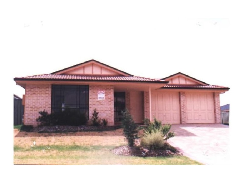 8 Englewood Way, Glenmore Park NSW 2745