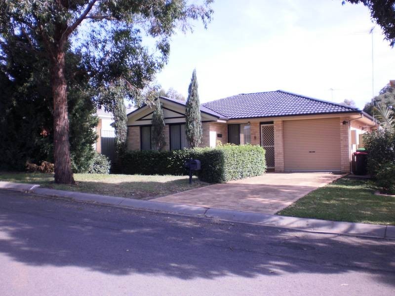 17 Yuroka Street, Glenmore Park NSW 2745