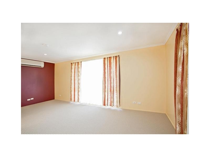 5 Sittella Place, Glenmore Park NSW 2745