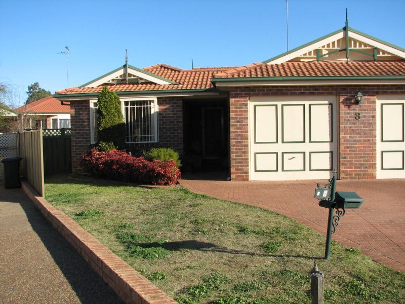 1/8 Lavender Close, Glenmore Park NSW 2745