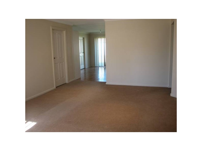 3 Dunna Place, Glenmore Park NSW 2745