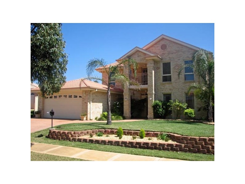 7 Kingsfield Ave, Glenmore Park NSW 2745