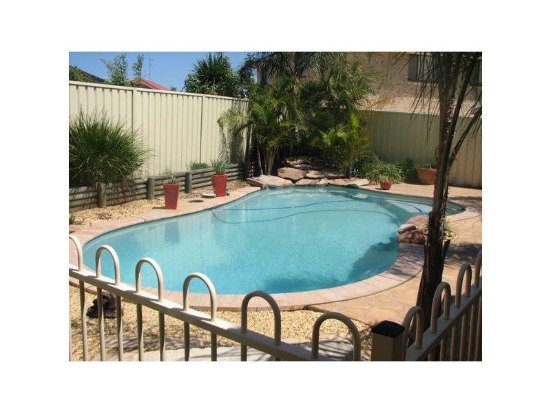 7 Kingsfield Ave, Glenmore Park NSW 2745