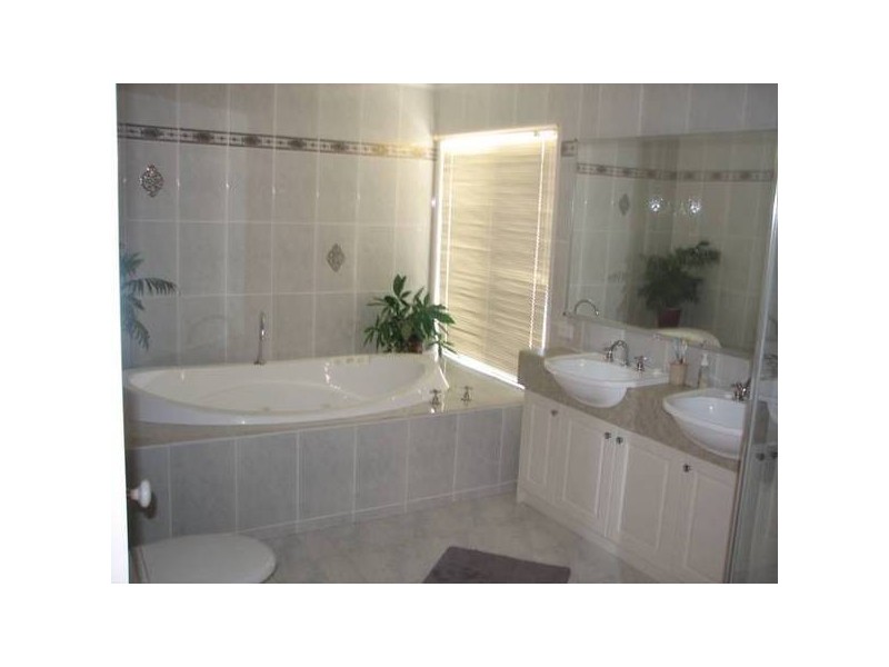 7 Kingsfield Ave, Glenmore Park NSW 2745