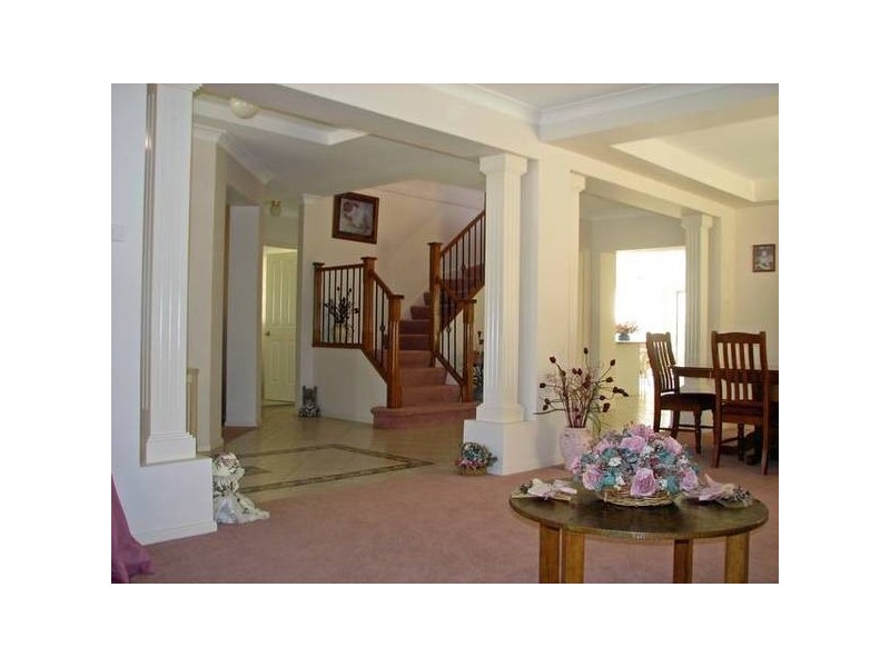 7 Kingsfield Ave, Glenmore Park NSW 2745