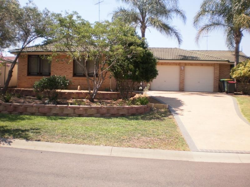 12 Jimbuck Close, Glenmore Park NSW 2745