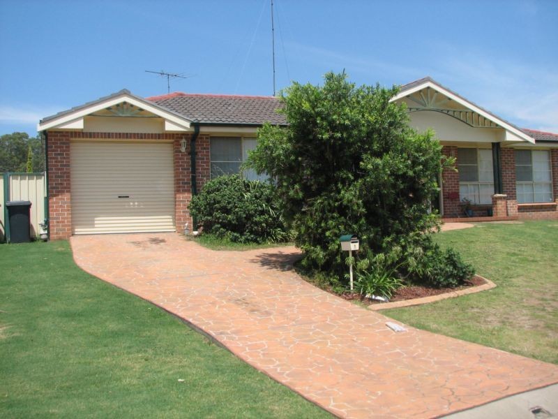 1 Thornbill Cres, Glenmore Park NSW 2745