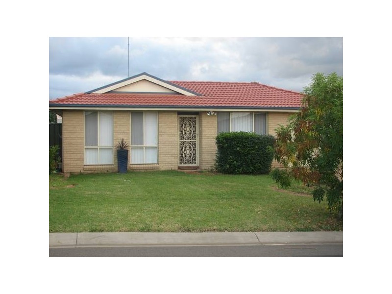9 Yuroka Road, Glenmore Park NSW 2745