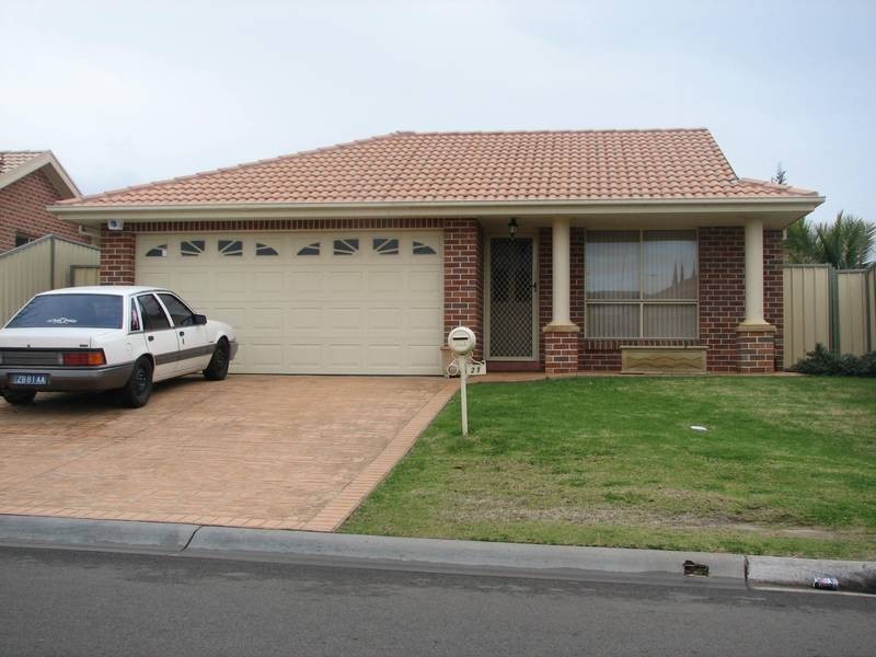 21 Talara Ave, Glenmore Park NSW 2745