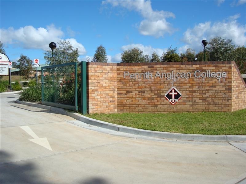 14 Harold Bentleys Way, Glenmore Park NSW 2745