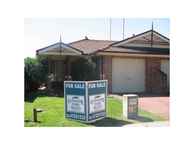 19 Woodlands Drive, Glenmore Park NSW 2745