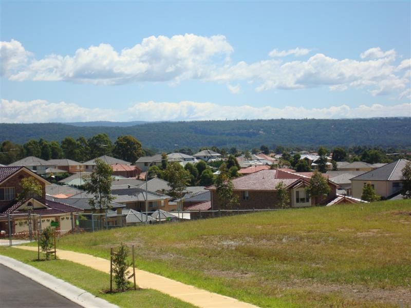 15 Harold Bentleys Way, Glenmore Park NSW 2745