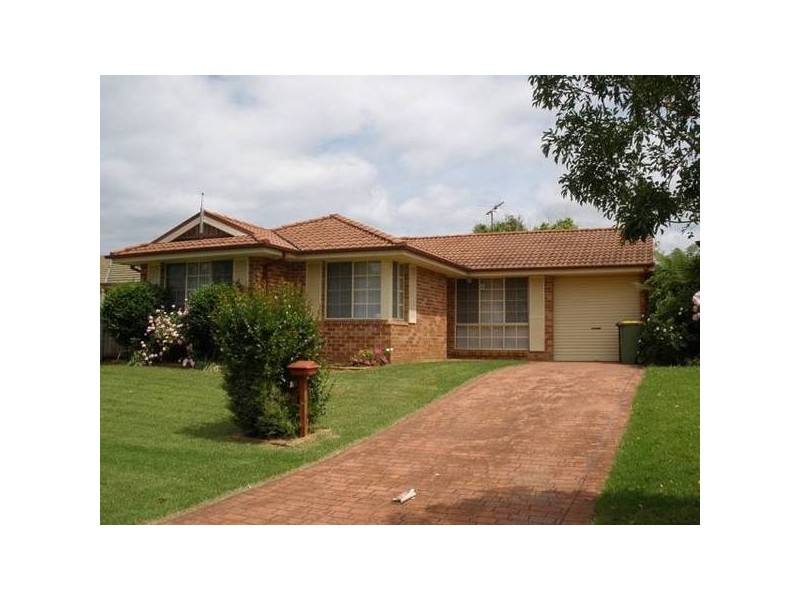 40 Midin Close, Glenmore Park NSW 2745