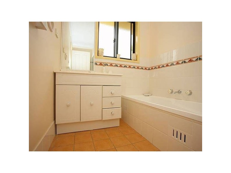115 The Lakes Drive, Glenmore Park NSW 2745