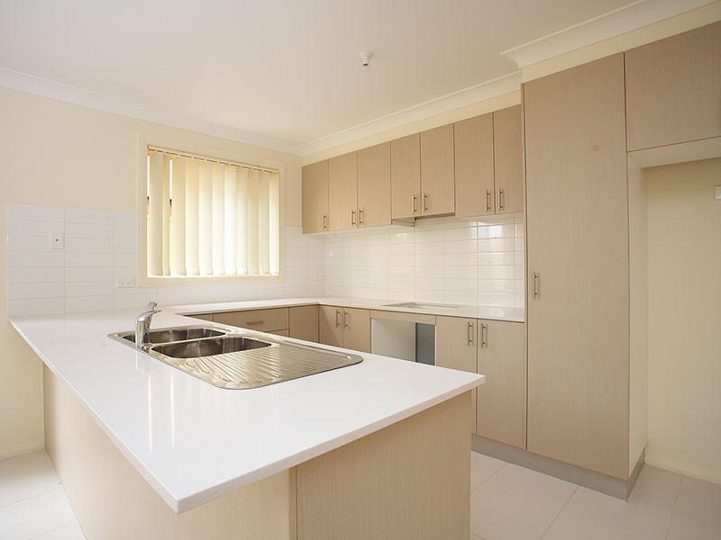 126 Ridgetop Drive, Glenmore Park NSW 2745