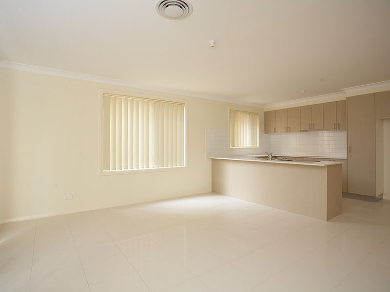 126 Ridgetop Drive, Glenmore Park NSW 2745