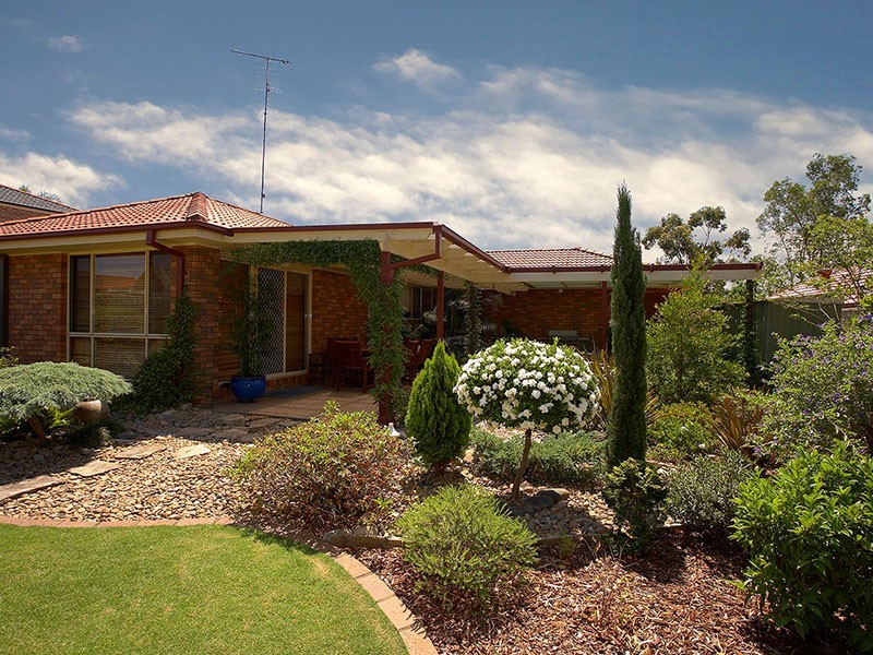 4 Bunda Place, Glenmore Park NSW 2745