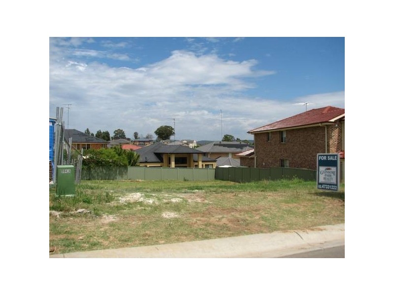 8814 Crestwood Avenue, Glenmore Park NSW 2745