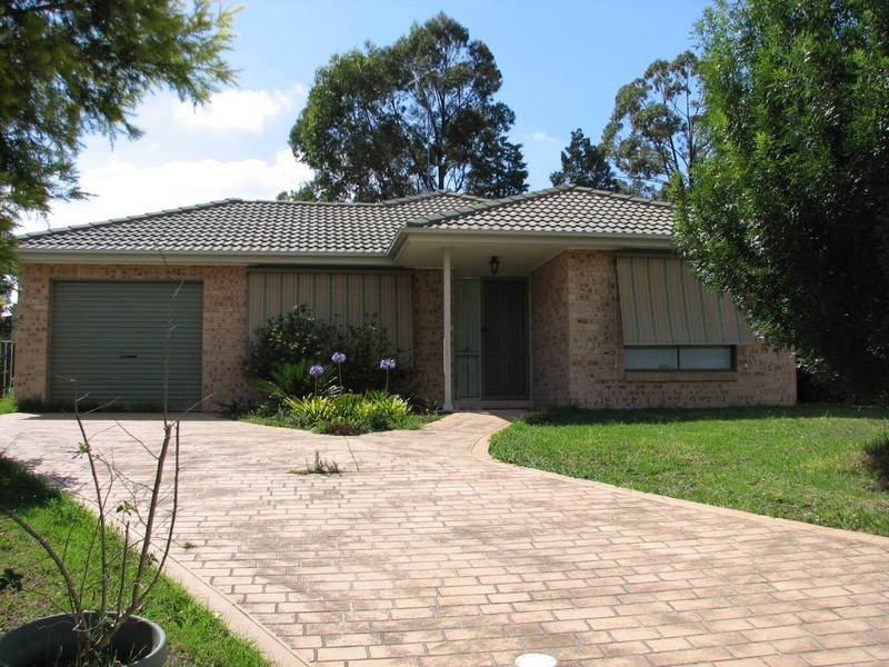 31 Dara Crescent, Glenmore Park NSW 2745