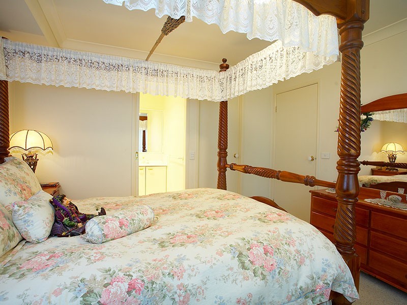 43 The Lakes Drive, Glenmore Park NSW 2745