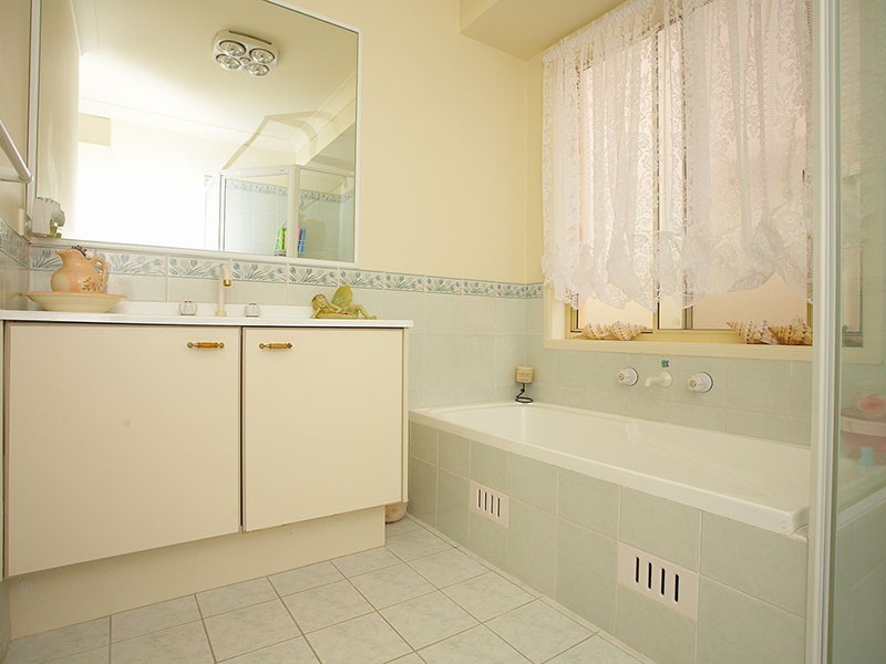 43 The Lakes Drive, Glenmore Park NSW 2745