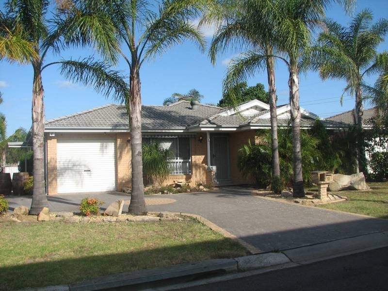 2 Bundeluk Crescent, Glenmore Park NSW 2745