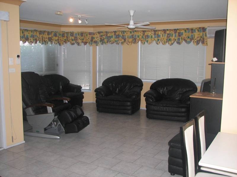 2 Bundeluk Crescent, Glenmore Park NSW 2745