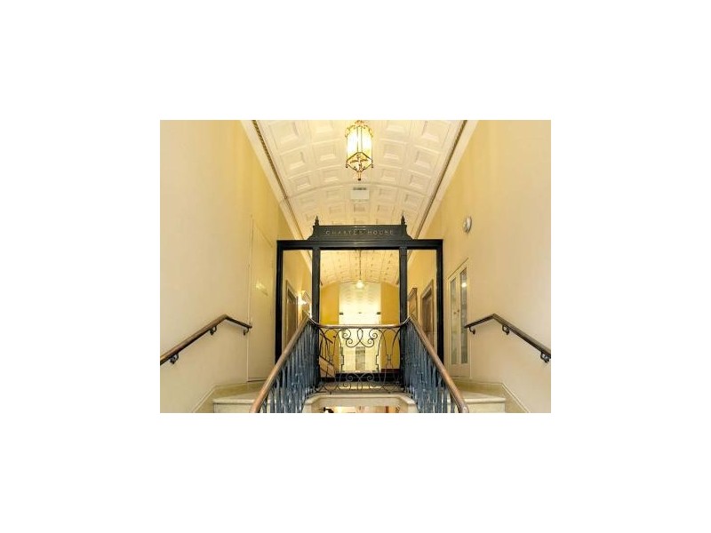 5/8 Bank Place, Melbourne VIC 3000