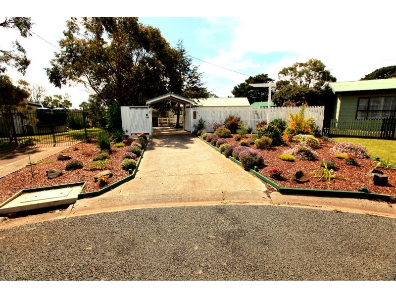 5 Hill Crt, Cowes VIC 3922