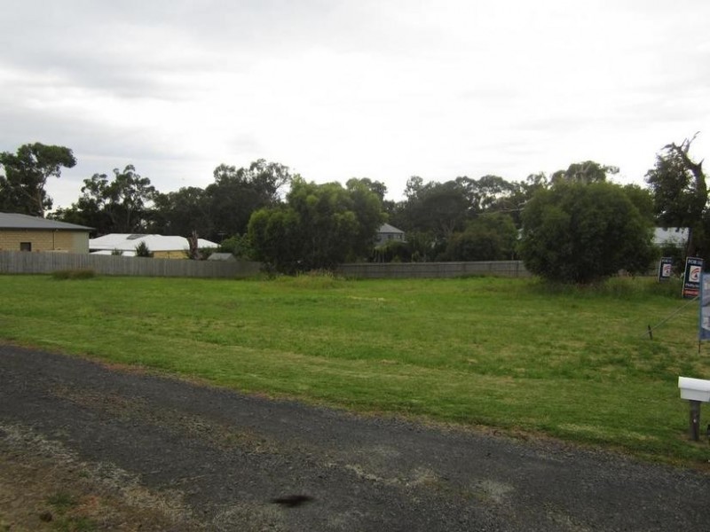 13 Casuarina Crt, Cowes VIC 3922