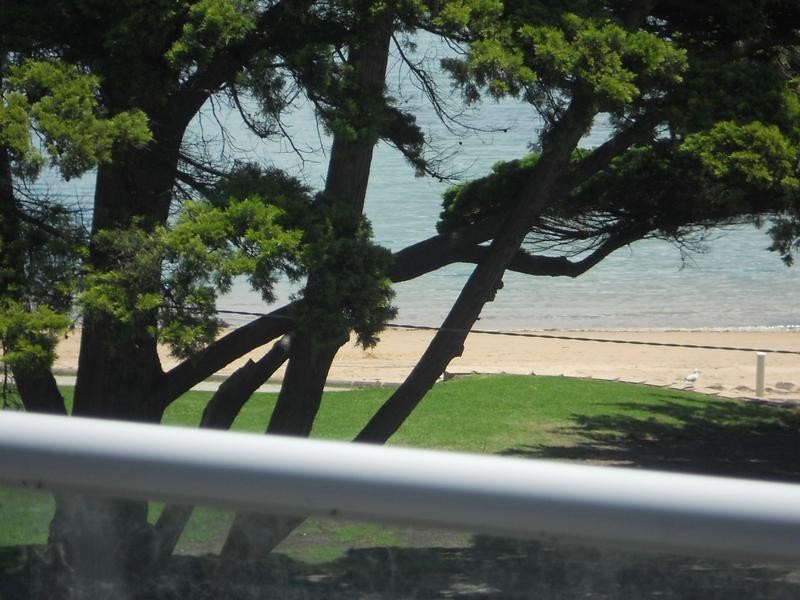 13/4 The Esplanade, Cowes VIC 3922
