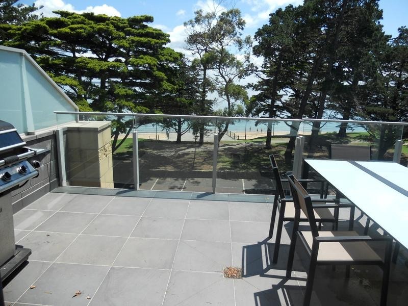 13/4 The Esplanade, Cowes VIC 3922