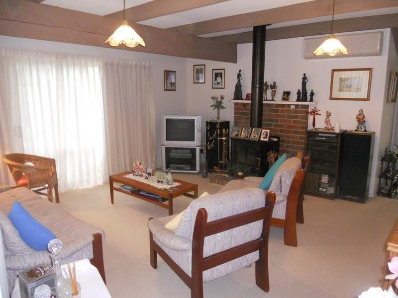 4 Hollydene Court, Cowes VIC 3922