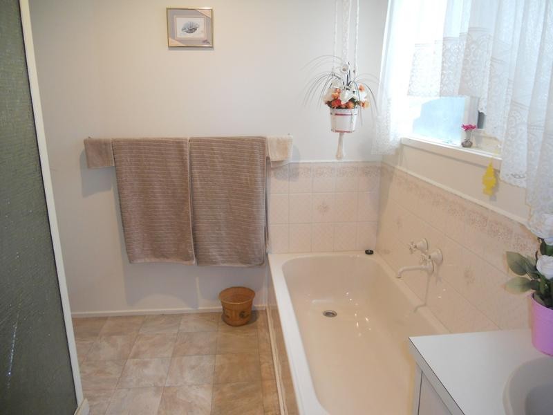 4 Hollydene Court, Cowes VIC 3922