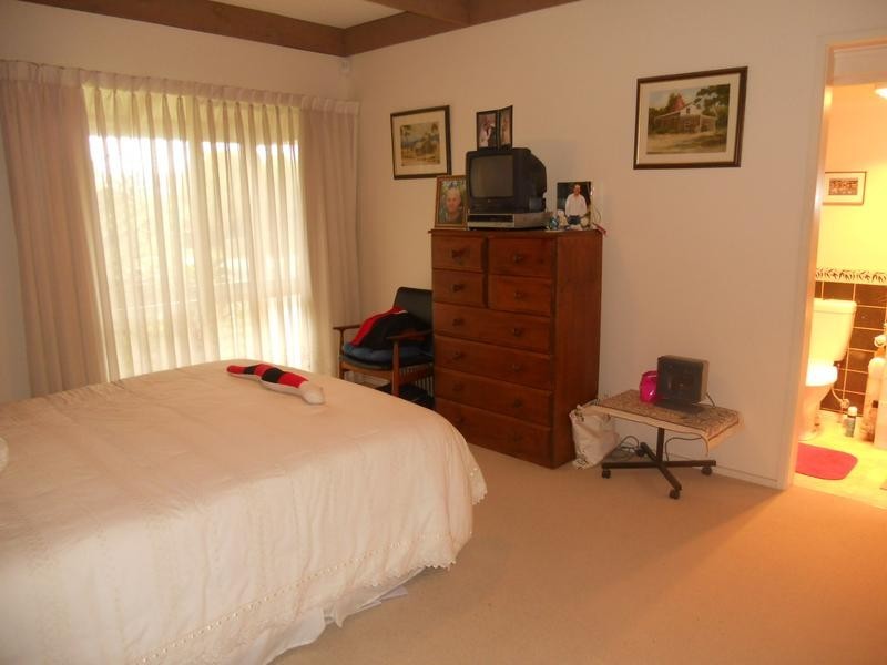 4 Hollydene Court, Cowes VIC 3922