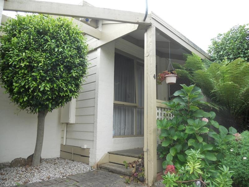 4 Hollydene Court, Cowes VIC 3922
