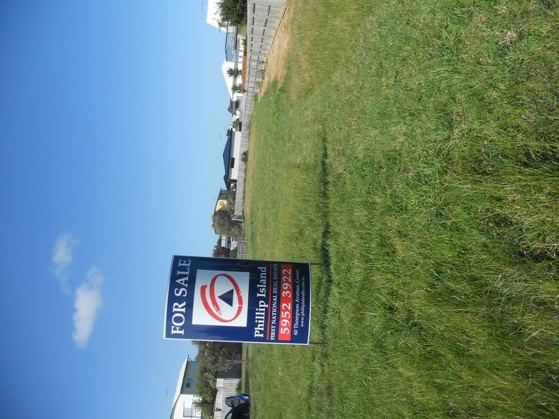 4 meldrum court, Cowes VIC 3922