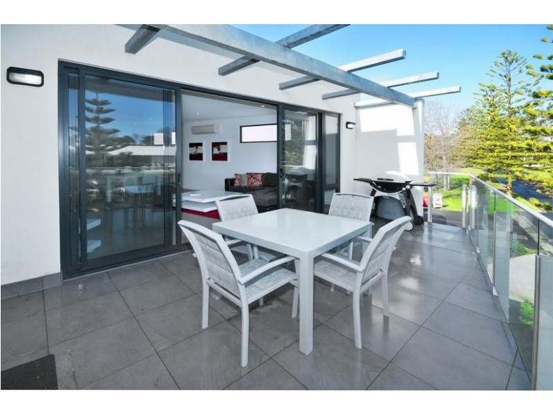 14/4 The Esplanade, Cowes VIC 3922