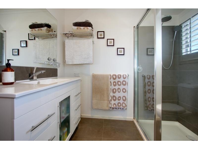 4 Lorikeet Lane, Cowes VIC 3922