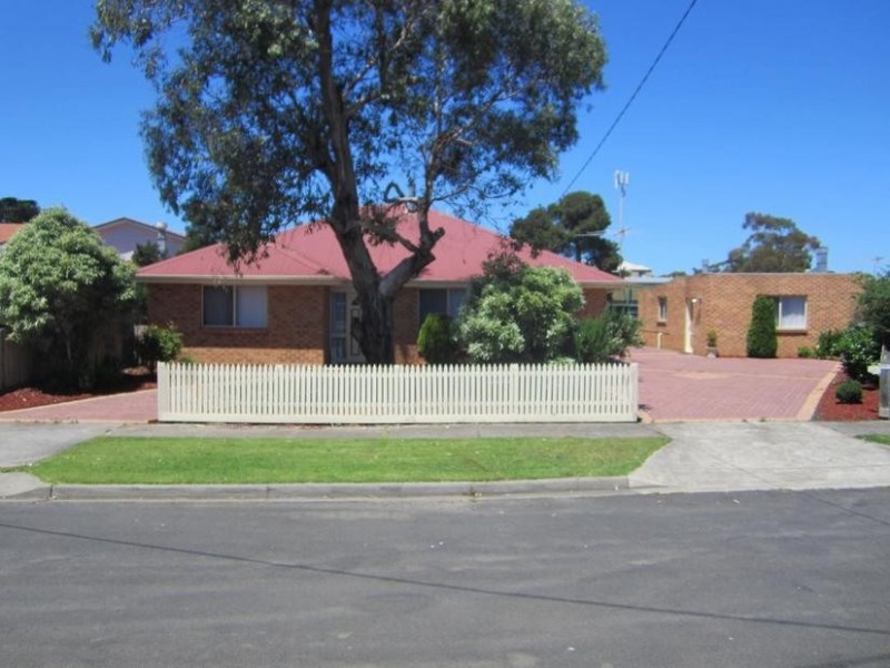 3 Hollydene Court, Cowes VIC 3922