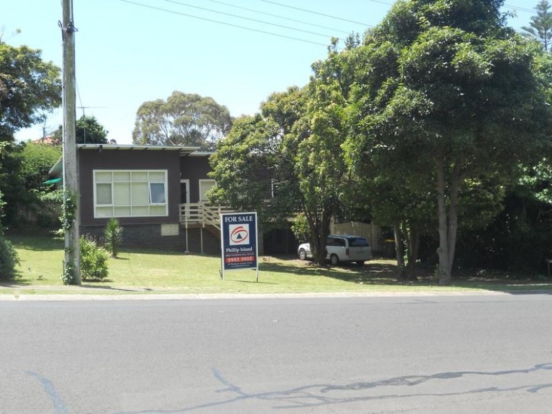 48 Chapel Street, Cowes VIC 3922