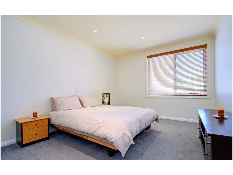 16/15-16 The Esplanade, Cowes VIC 3922