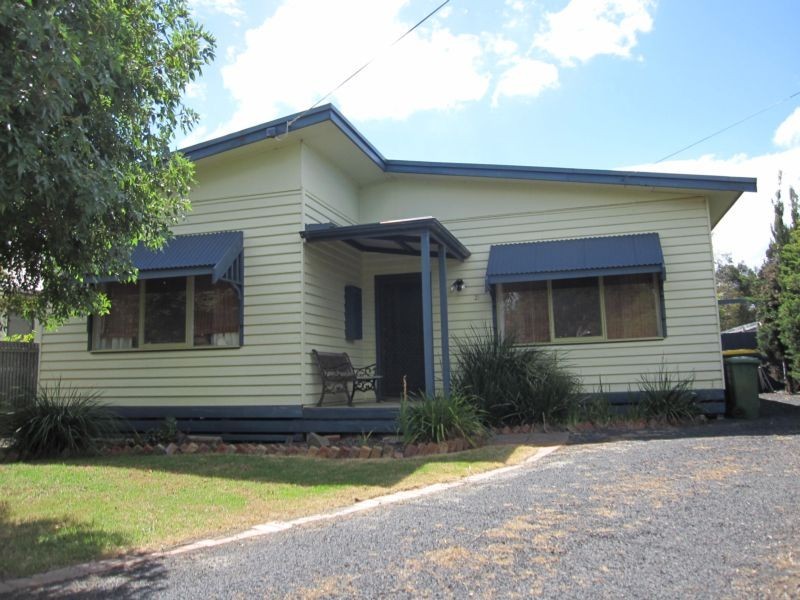 21 Churchill Drive, Cowes VIC 3922