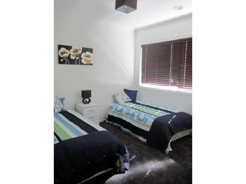 6 Egret Way, Cowes VIC 3922