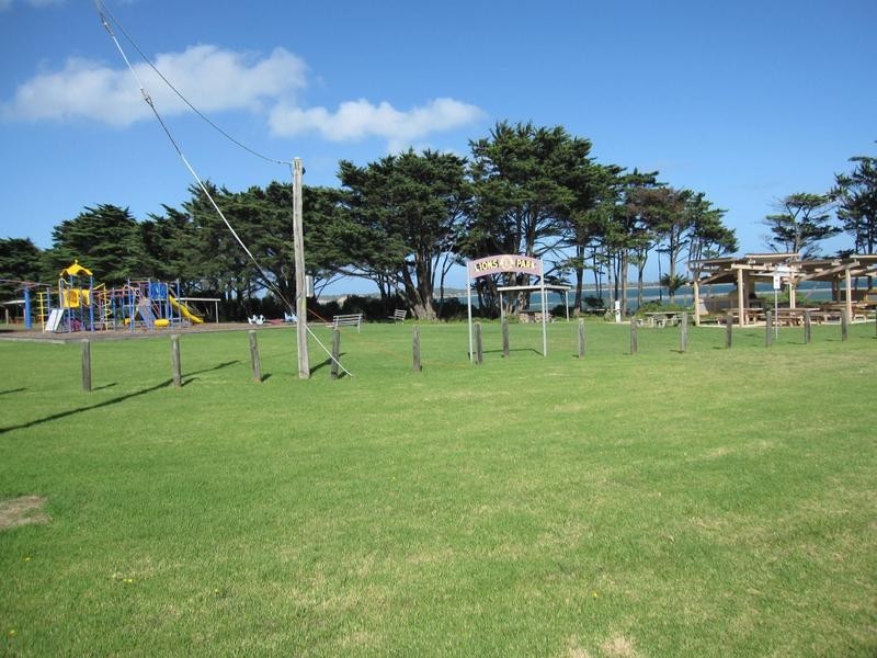 23 Halcyon Avenue, San Remo VIC 3925