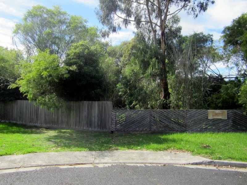 8 Endeavour Court, Cowes VIC 3922