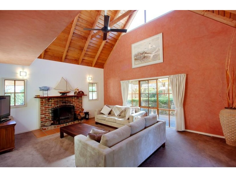 10 Collins Street, Silverleaves VIC 3922