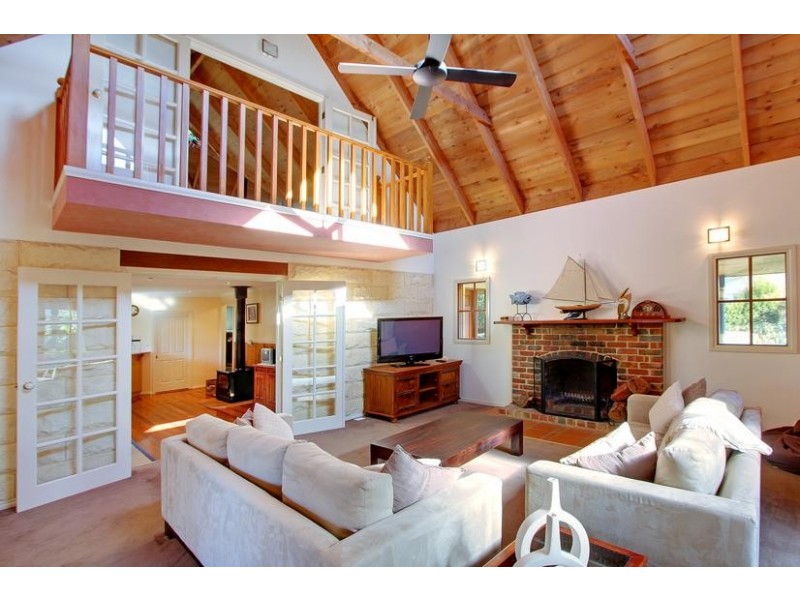 10 Collins Street, Silverleaves VIC 3922